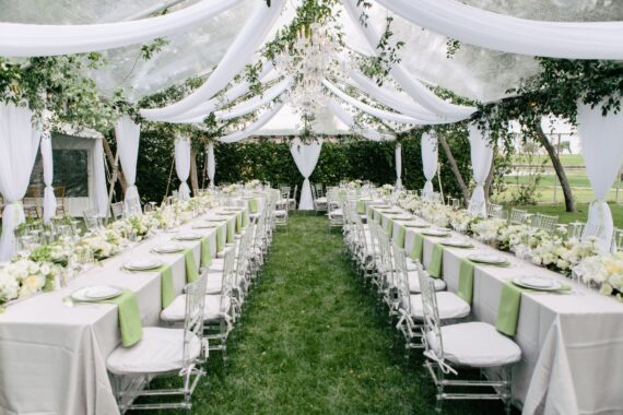 3 Benefits of Hiring a Professional Decorator for an Event
