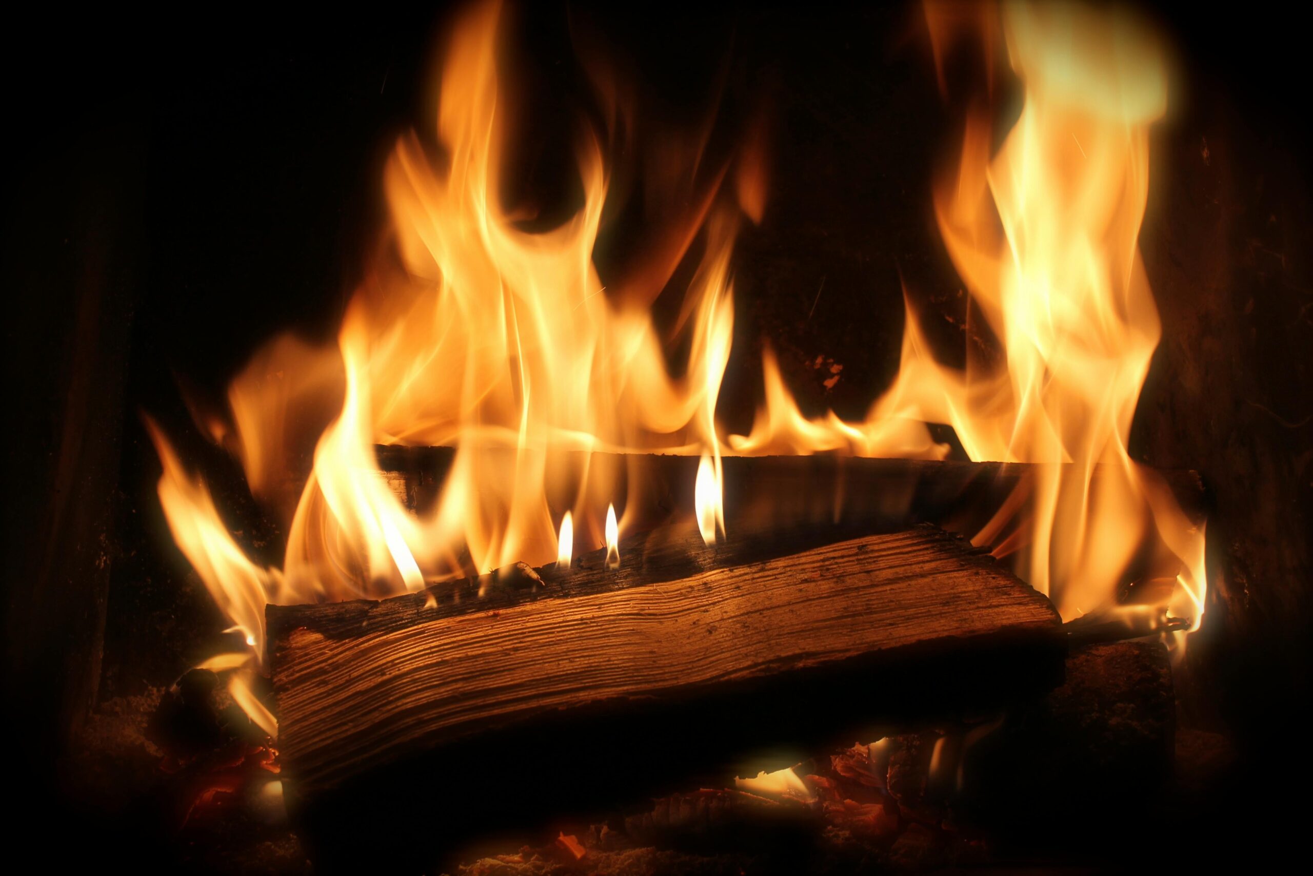 Why Stone Tile is the Perfect Choice for Your Fireplace